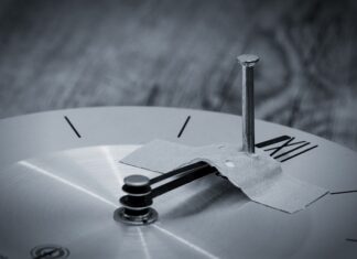 Jak samemu przykleić sztuczne rzęsy? Jak samemu przykleić sztuczne rzęsy?