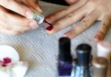 Co można użyć zamiast zmywacza do paznokci?