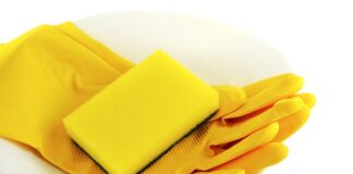 Czy po bazie przemywamy cleanerem?