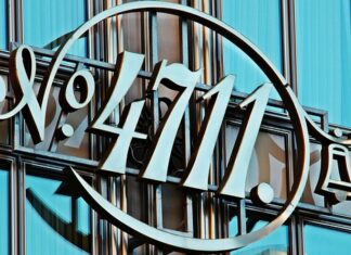 Co to znaczy kolońska po polsku? Co to znaczy kolońska po polsku?