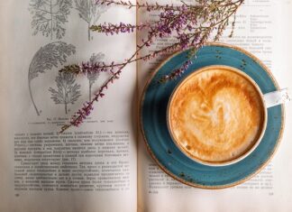 Czy krem nivea nadaje się pod makijaż? Czy krem nivea nadaje się pod makijaż?