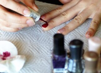 Co ma w sobie zmywacz do paznokci? Co ma w sobie zmywacz do paznokci?