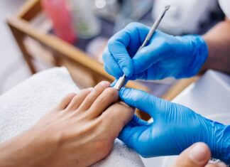 Pedicure podologiczny vs. pedicure kosmetyczny Pedicure podologiczny vs. pedicure kosmetyczny